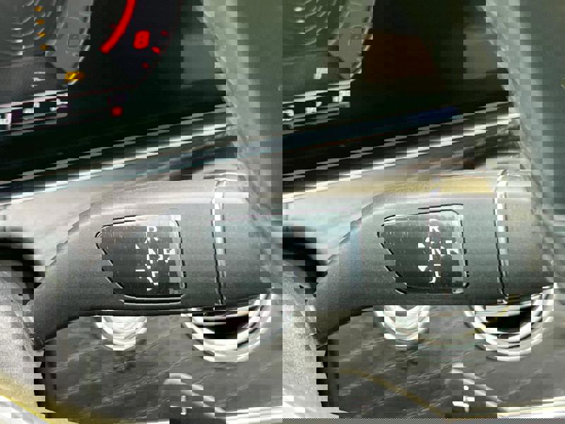 Image Mercedes-Benz 汃獡敳䔠䈠牥楬敮 200 2.0 184 Avantgarde Carplay Clim Bi-zone Caméra PA Sièges élec chauffants Bluetooth Toit ouvrant 